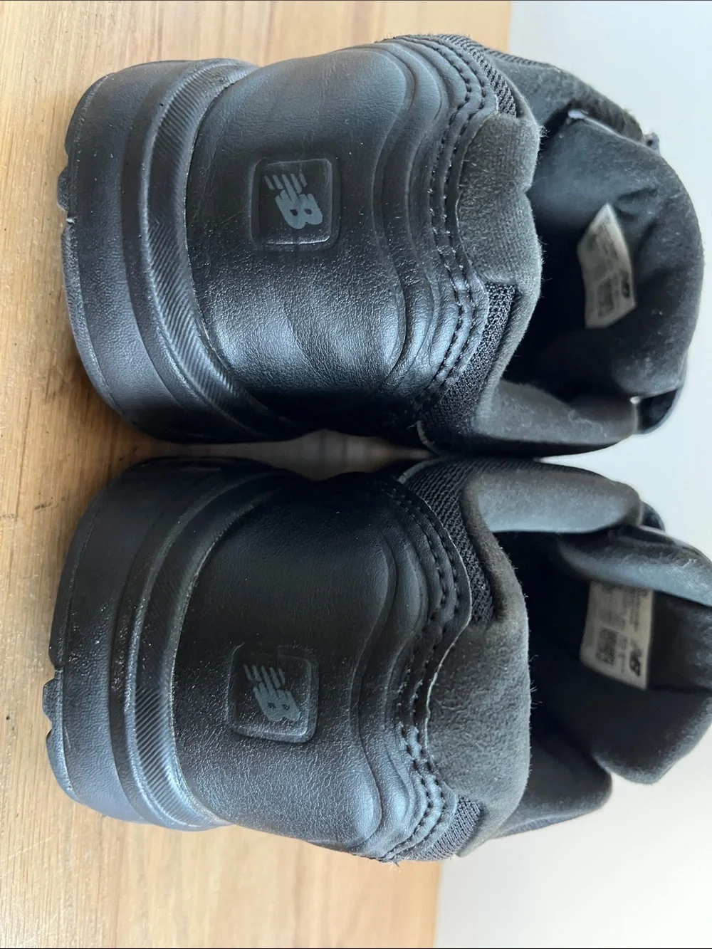 New Balance Kids Black Velcro 813 Sneakers